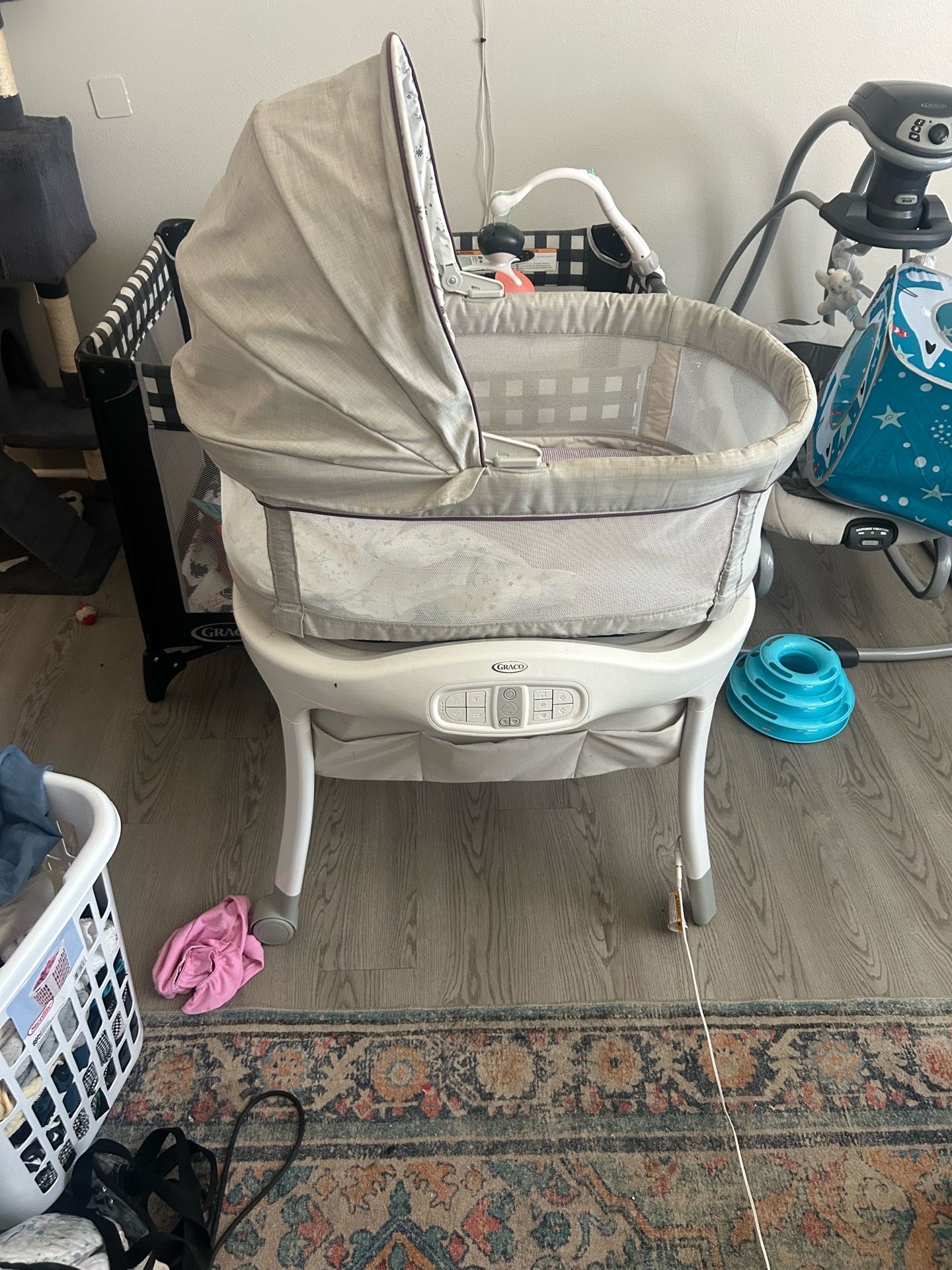 Graco SmartSense Soothing Bassinet