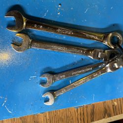 Random Size Ratcheting Wrenches 