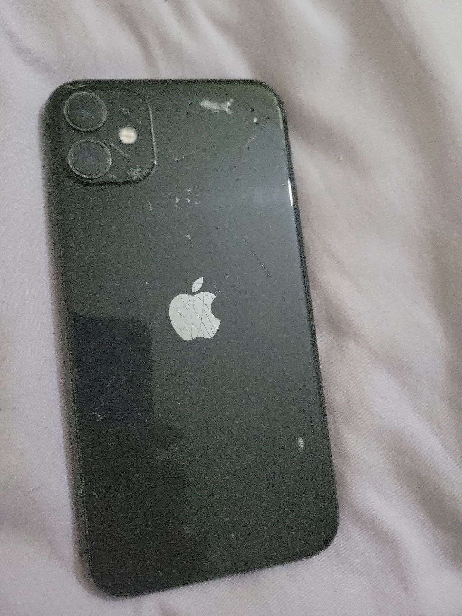 iPhone 11 Tmobile  UNLOCKED WOW