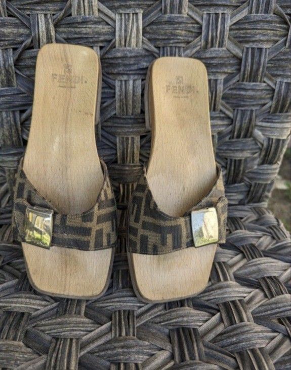Fendi Sandals Size 7