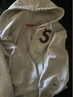 Supreme hoodie