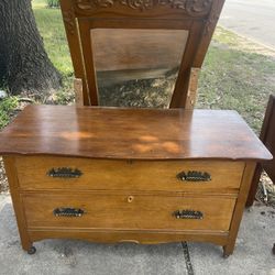 Dresser With Mirror 