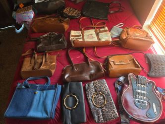 Selling all my handbags need to pay bills