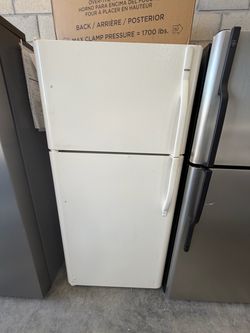 Top-Freezer Refrigerator