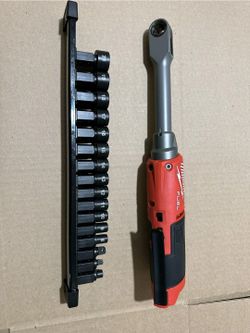 Milwaukee 3050-20 M12 FUEL 12V INSIDER Extended Reach Box Ratchet w/ Socket Set