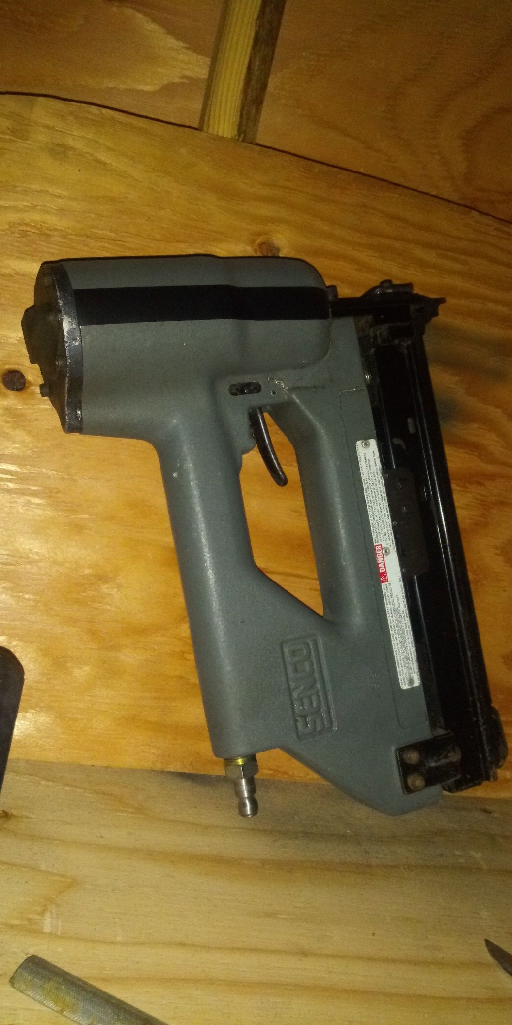 Senco SC1 Senclamp nail gun