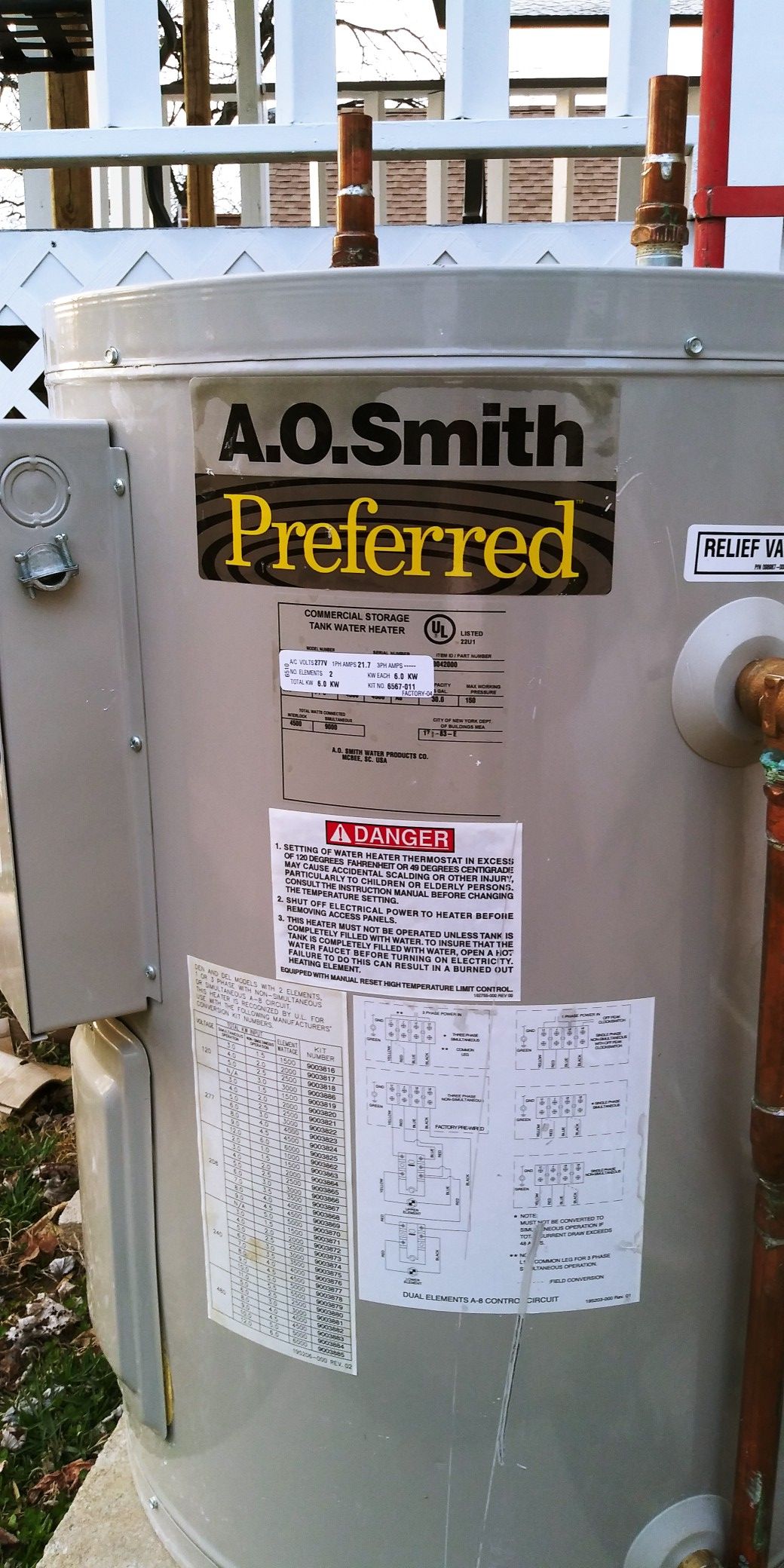 AO SMITH ELECTRIC WATER HEATER... 30 GALLONS