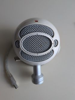 Blue Microphones Snowball Ice White Plug & Play USB Condenser Microphone