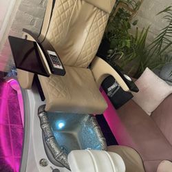 Massage chair with foot tub