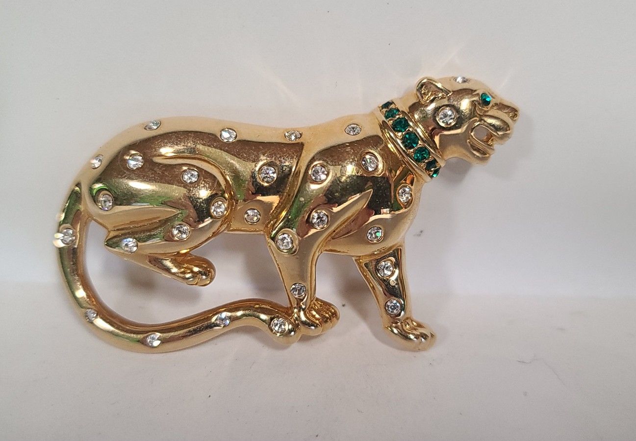 Beautiful Vintage Signed SAL Swarovski Crystal Leppard Brooch