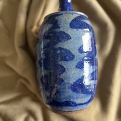 Drip Glazed Tall Ceramic Flower Vase. Vintage signed G. Williams Studio Pottery Blue Vase Art Hand. Beautiful original vintage piece in great conditio