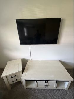 55 inch Samsung tv + table set