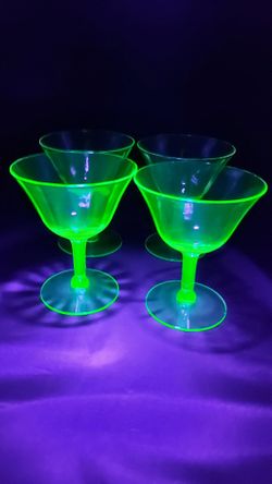 4 Ribbed Optic 4oz Uranium  Depression Glass Champagne/ Sherbet Glasses 