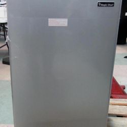 Magic Chef Mini 3.5 cu ft Fridge with Freezer