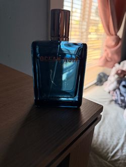 Ocean noir perfume