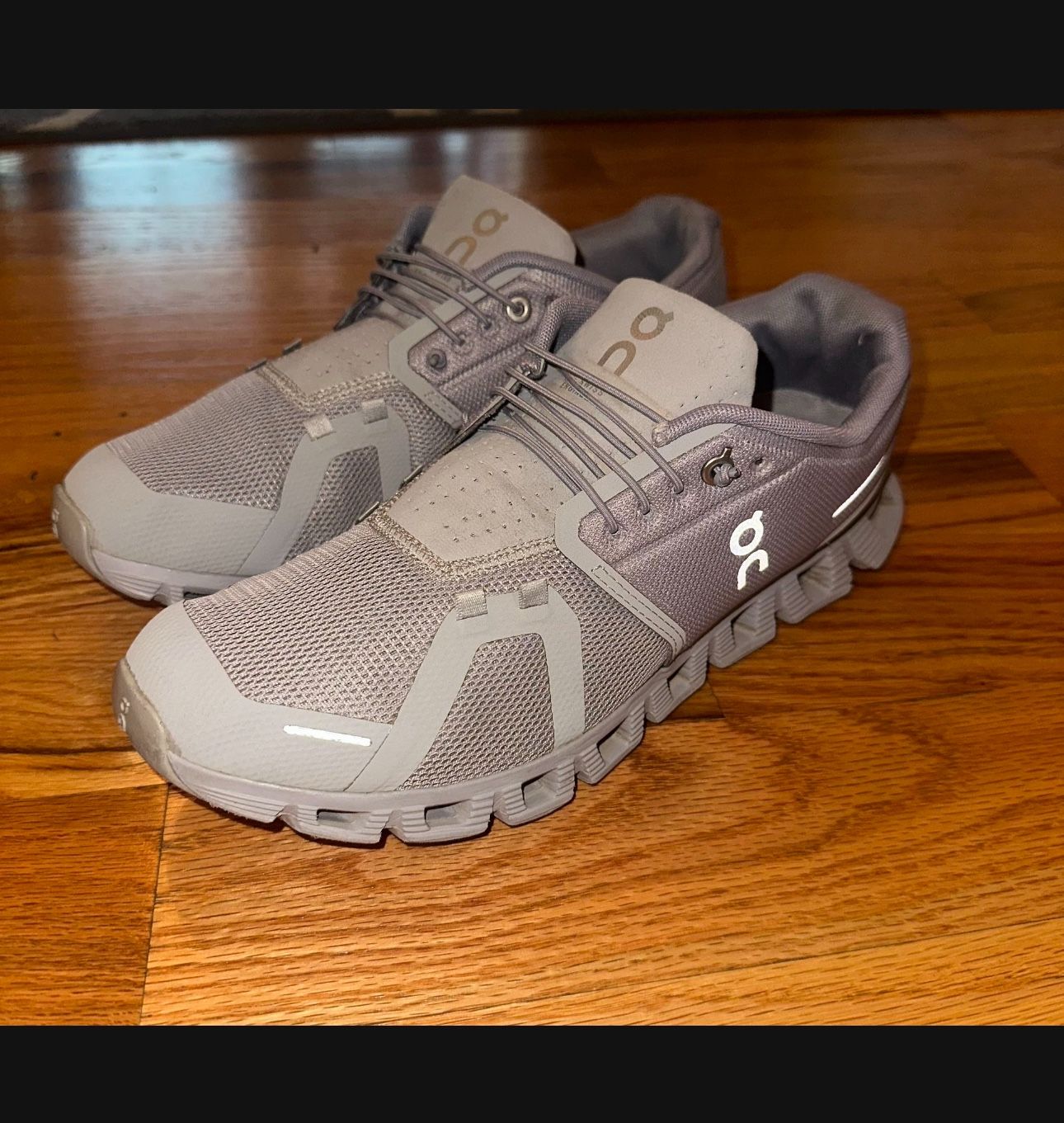 Grey On Grey Men’s On Cloud Shoes 9.5 Like New
