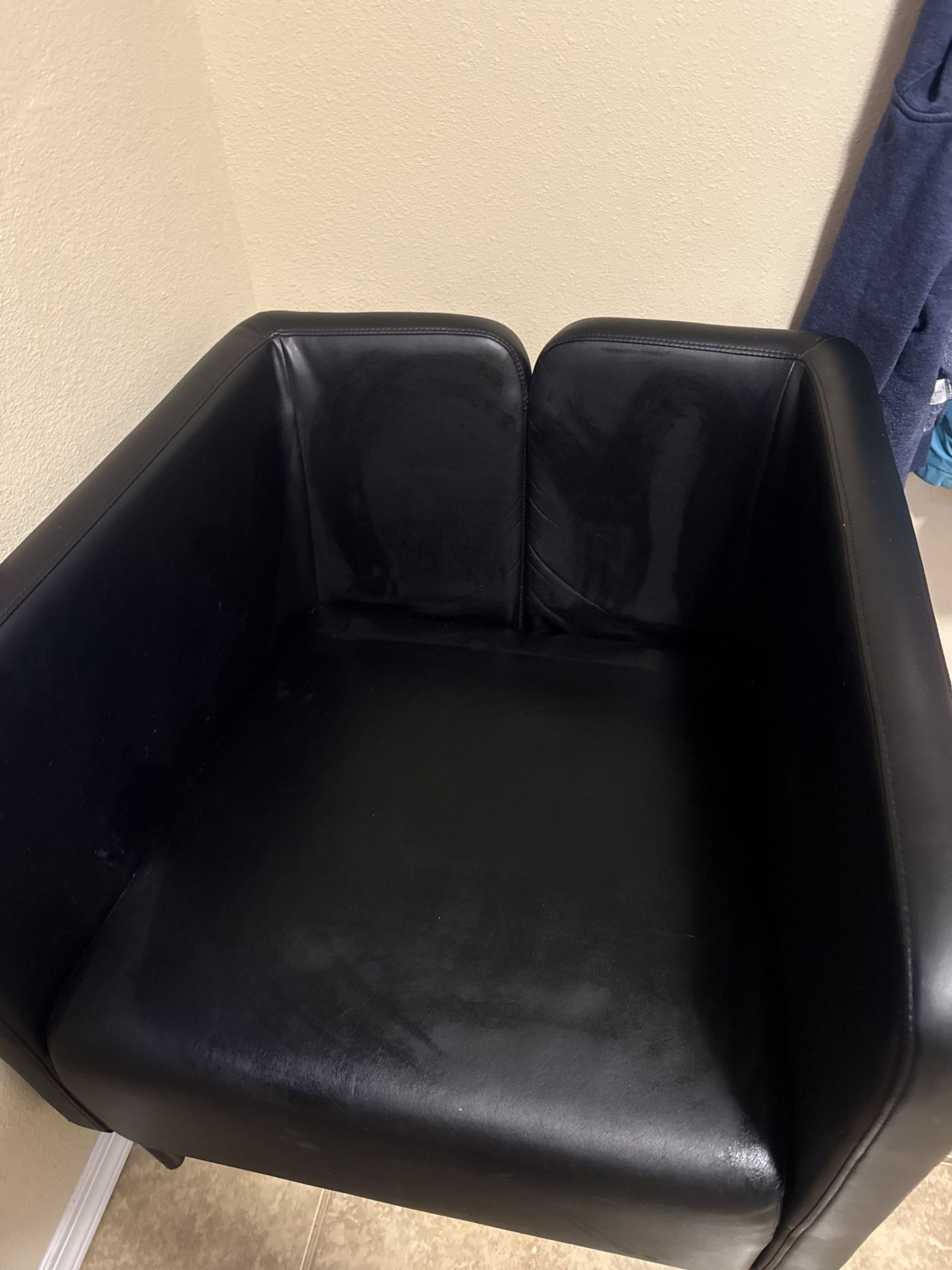 Black Luxury Chair 