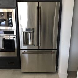NOW OPEN FOR BIDS AND OFFERS!       Luxury CAFE by GE FRENCH DOOR Refrigerator 