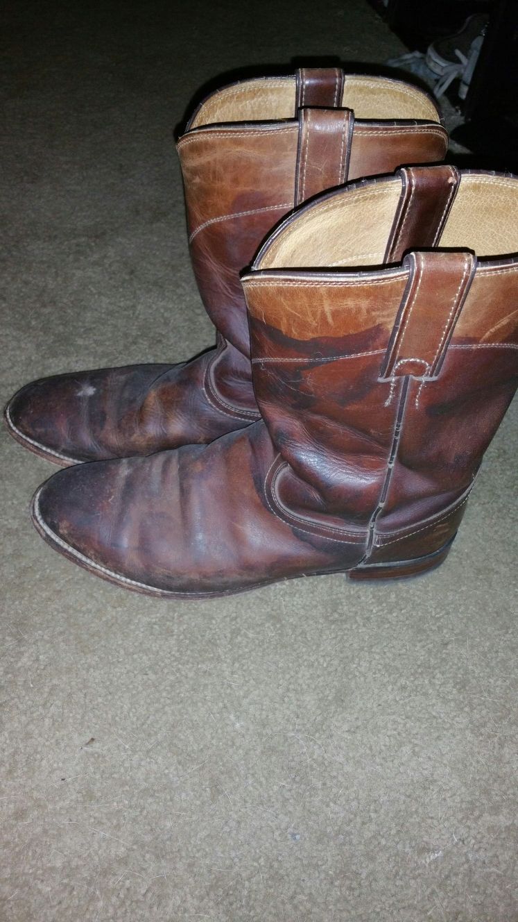 Justin cowboy boots size 9