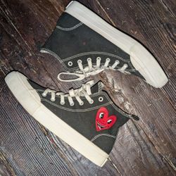 Keith Haring High-Top Trainers/ Sneakers Limited Edition With Red Heart (Men's 9)
