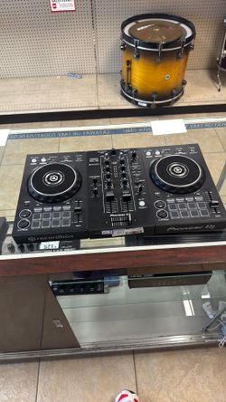 DJ mixer