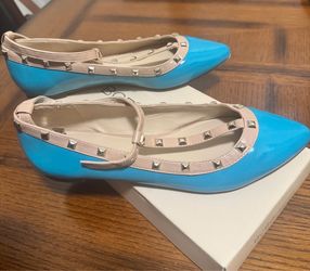 Size 7 Bcbg flats