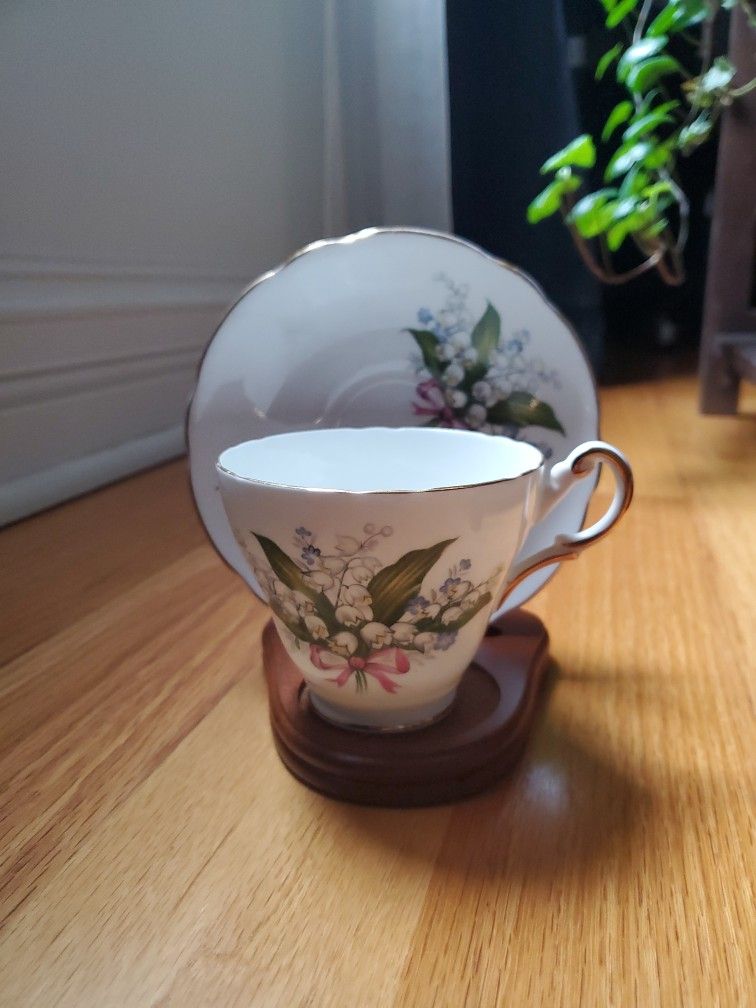 Vintage Regency Bone China Teacup Set