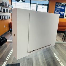 Macbook Air M3 8GB And 256 GB SSD 