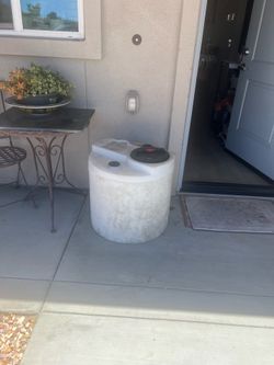 Water container