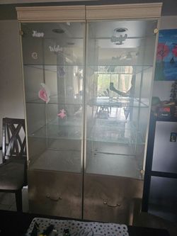 Cabinet with glass and ligth