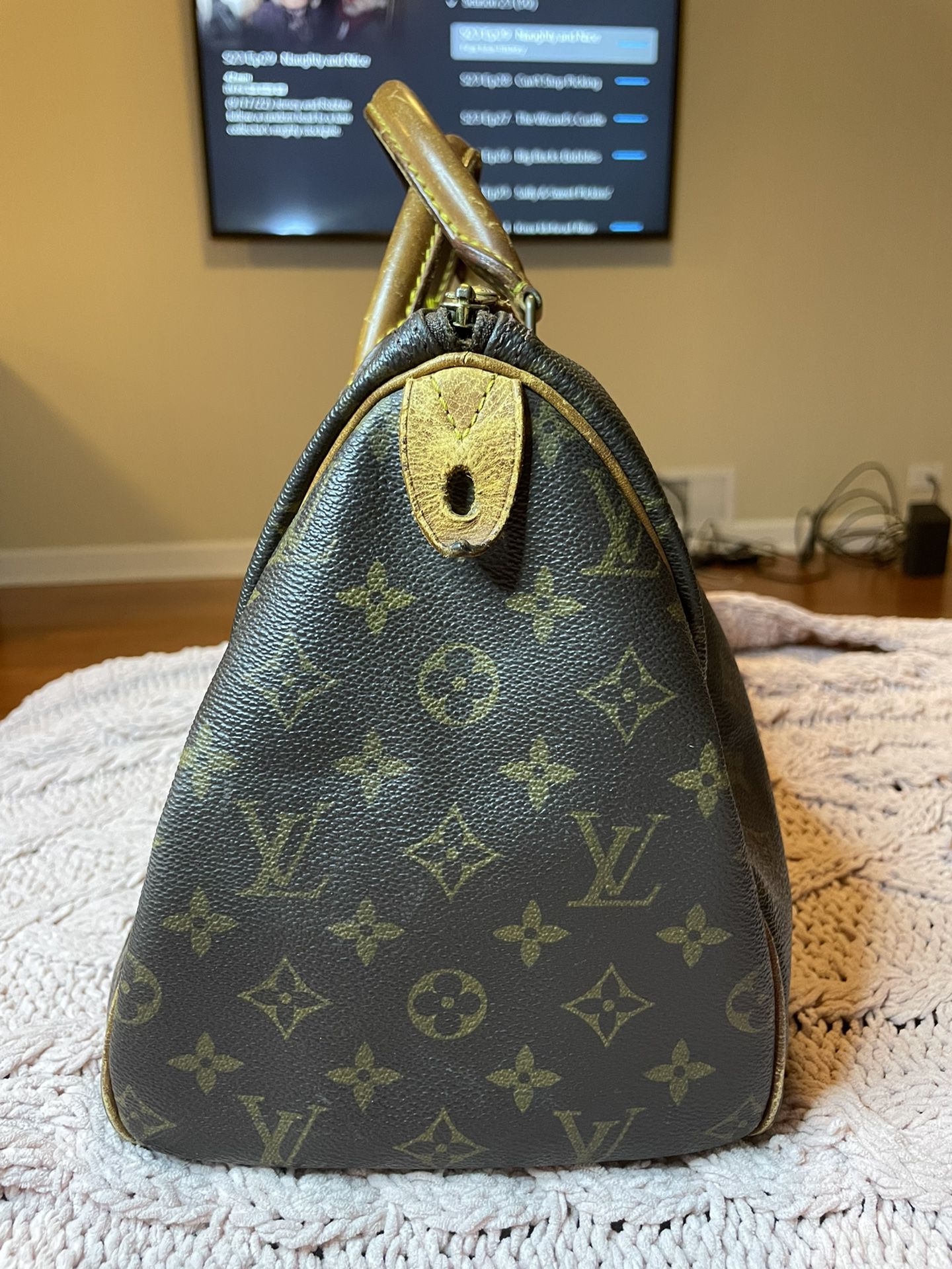 Louis Vuitton Monogram Speedy 30 Bag 1997 Vintage Handbag LV Designer  Authentic Purses for Sale in Darien, IL - OfferUp