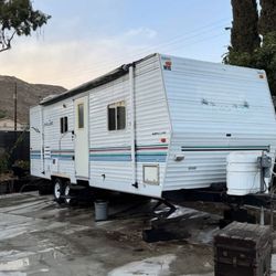 2001 Fleetwood Trailer