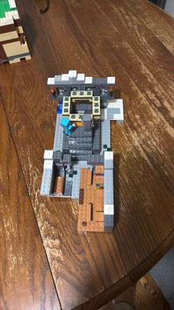 Pre-owned Lego Minecraft The End Portal (Retired set)