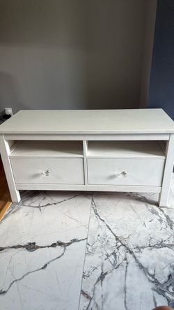 Entertainment storage