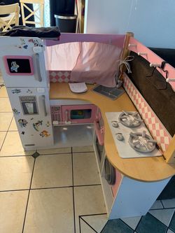 Play kitchen