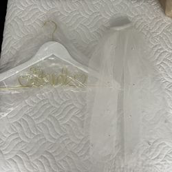 Bride Hanger And Veil