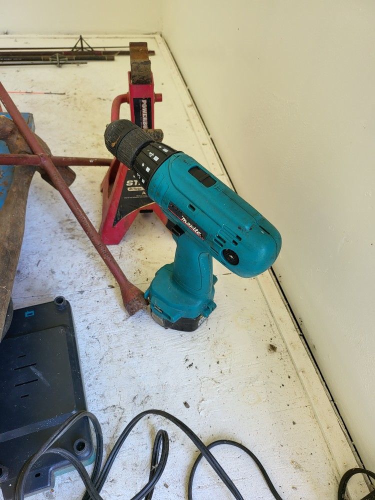 Makita Drill With Charger