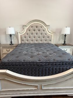 Magnolia Manor 5-Pc Queen Bedroom Set