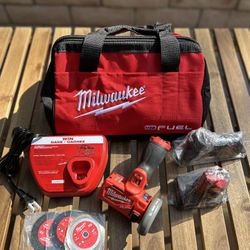 Milwaukee Cut Off Tool Kit With Battery And Charger 