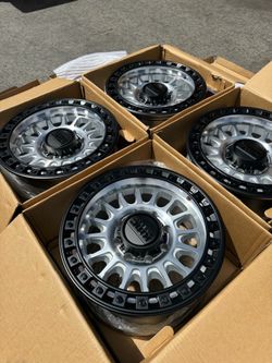 KMC KM552 IMS 8x6.5 18" Wheels Machined with Black Lips