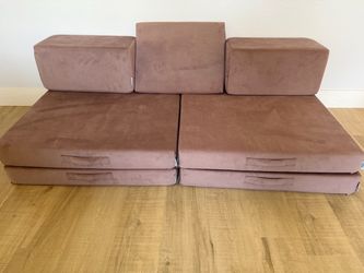 Figgy Play Couch