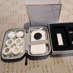 New Portable Thermal Bluetooth White Phomemo D30 Label Printer With 8 Rolls And Black Case