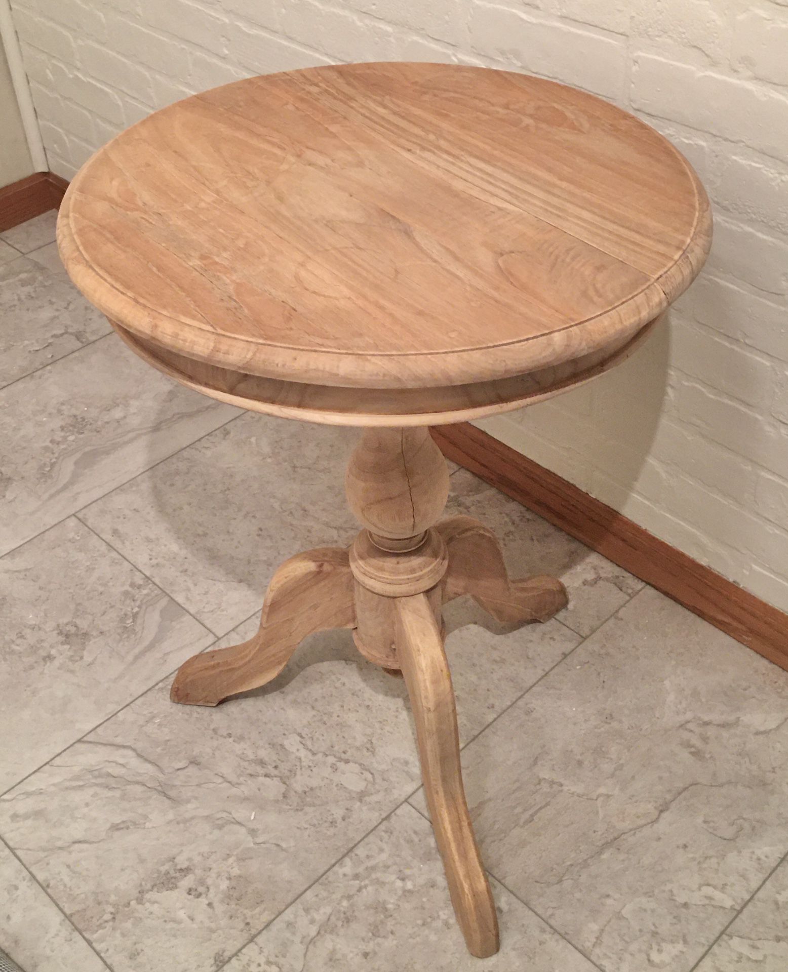 Vintage Style Accent Table  Solid Wood