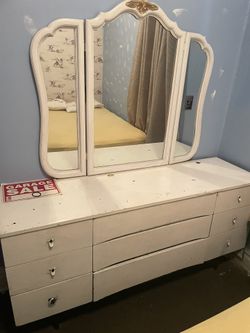Vintage Dresser & Mirror 