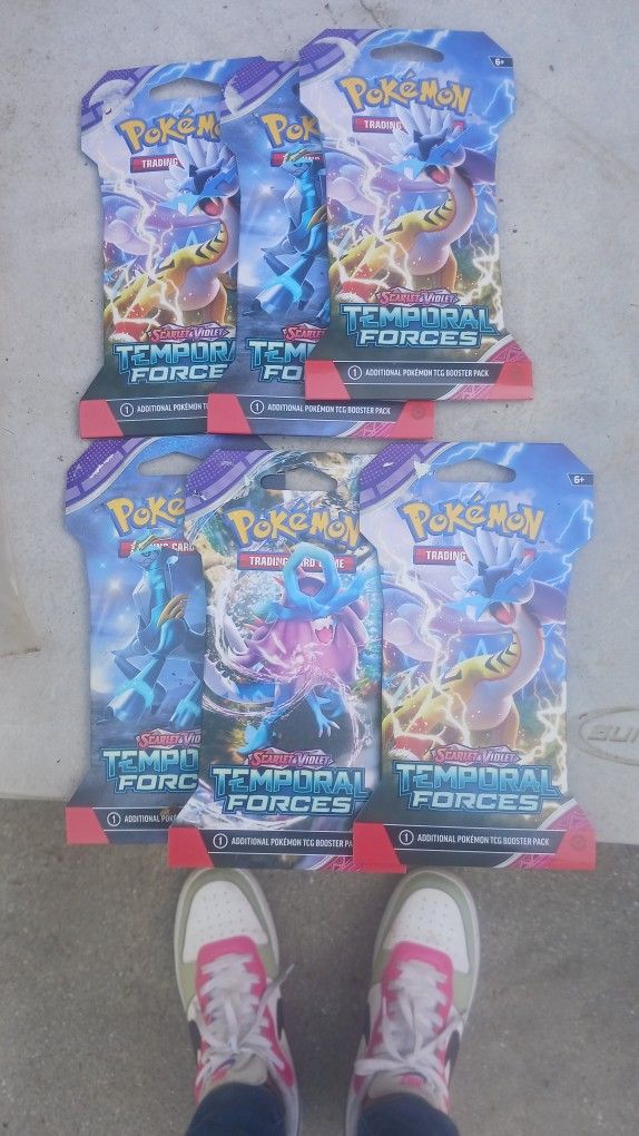 Pokemon TCG Booster packs Temporal Forces Scarlet &Violet