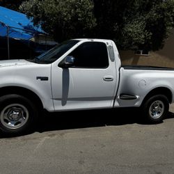 Ford F150 V8