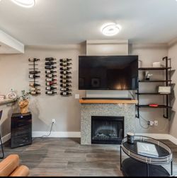 Black Metal Wall-Mounted Wine Rack 12 bottle