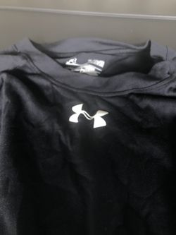 Under armor long sleeve for that gim black color size xl $10