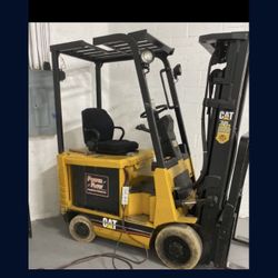 Electric Caterpillar Forklift + Charger Base 