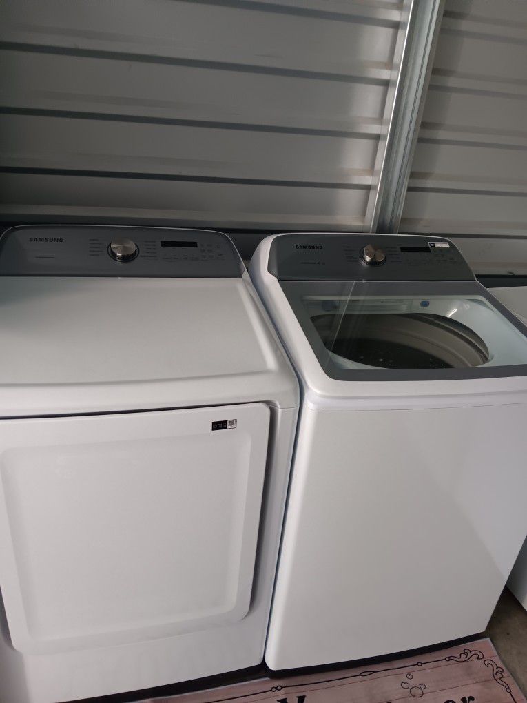 Practically New Samsung Washer And Gas Dryer Set! Delivery Available 
